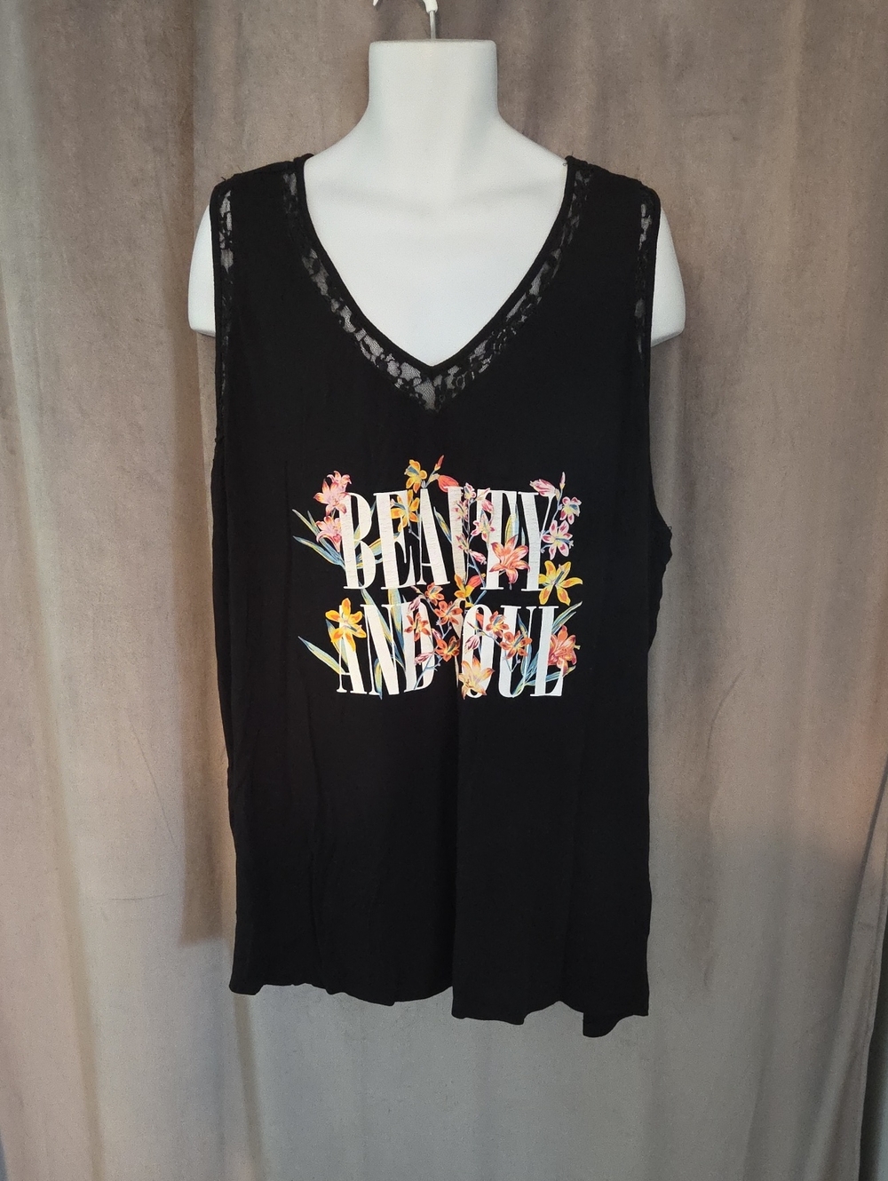torrid 6 Black Floral Letter Graphic V-Neck Tank